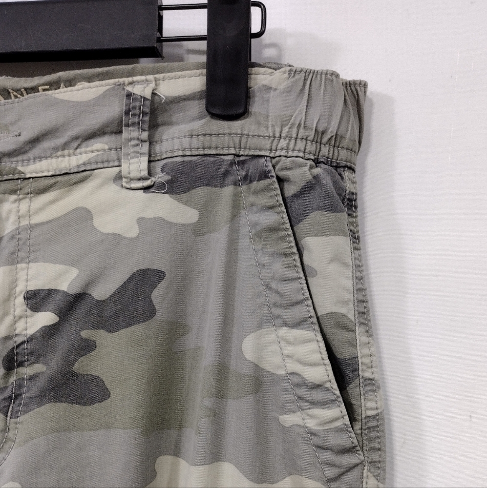 American Eagle Camo Cargo Pants Womens 6 Green Boho Retro 90s Y2K Utility - Picture 4 of 9